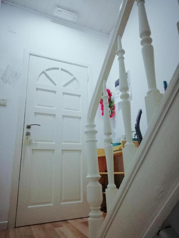 Cozy Rooms With Share The Bathroom And Kitchen Bruxelas Exterior foto