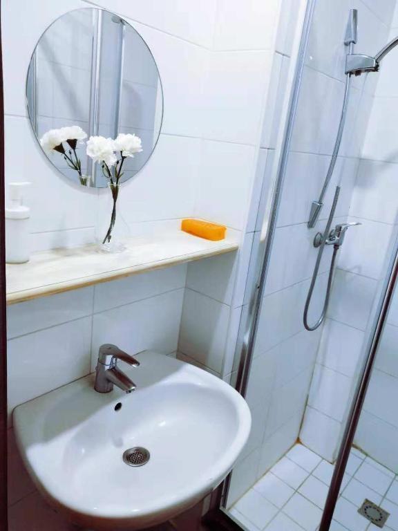Cozy Rooms With Share The Bathroom And Kitchen Bruxelas Exterior foto