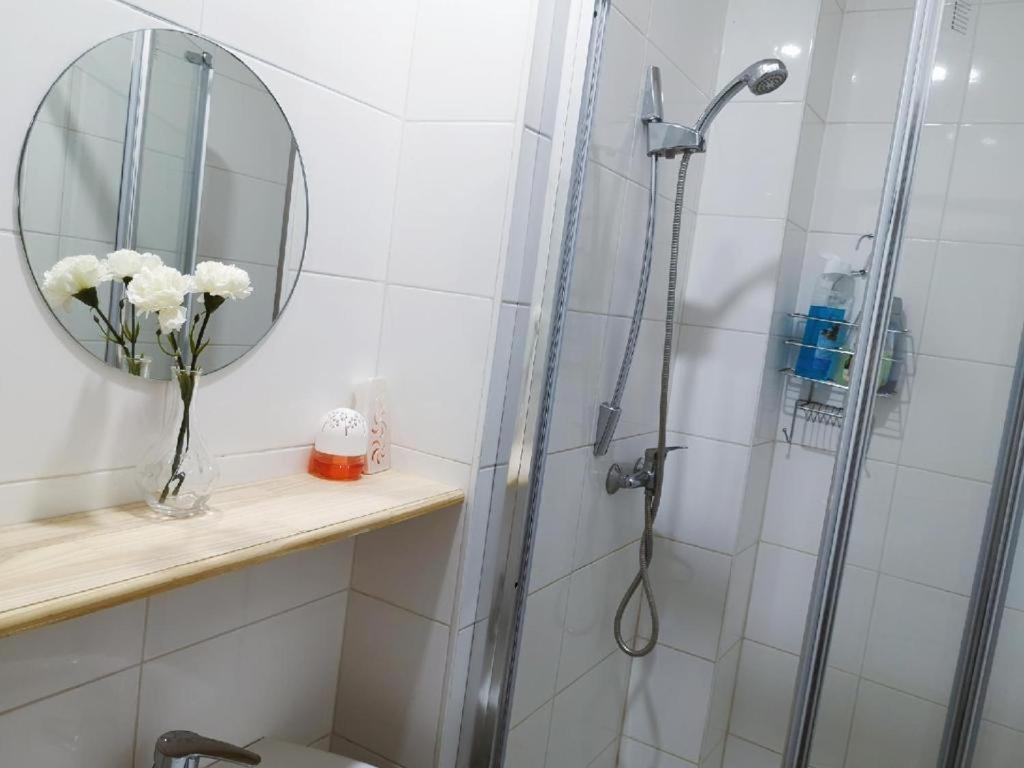 Cozy Rooms With Share The Bathroom And Kitchen Bruxelas Exterior foto