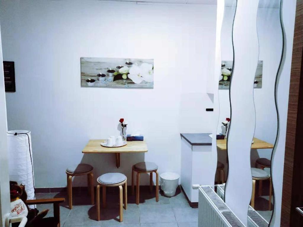 Cozy Rooms With Share The Bathroom And Kitchen Bruxelas Exterior foto